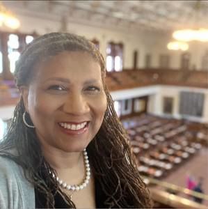 Meet your Posher, Sharon